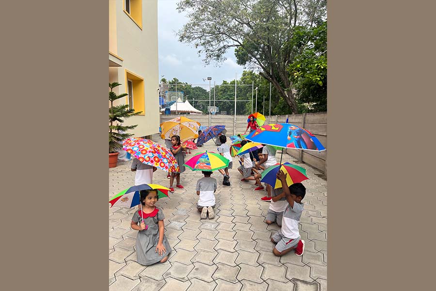 umbrella day image - Yuvabharathi Nursery